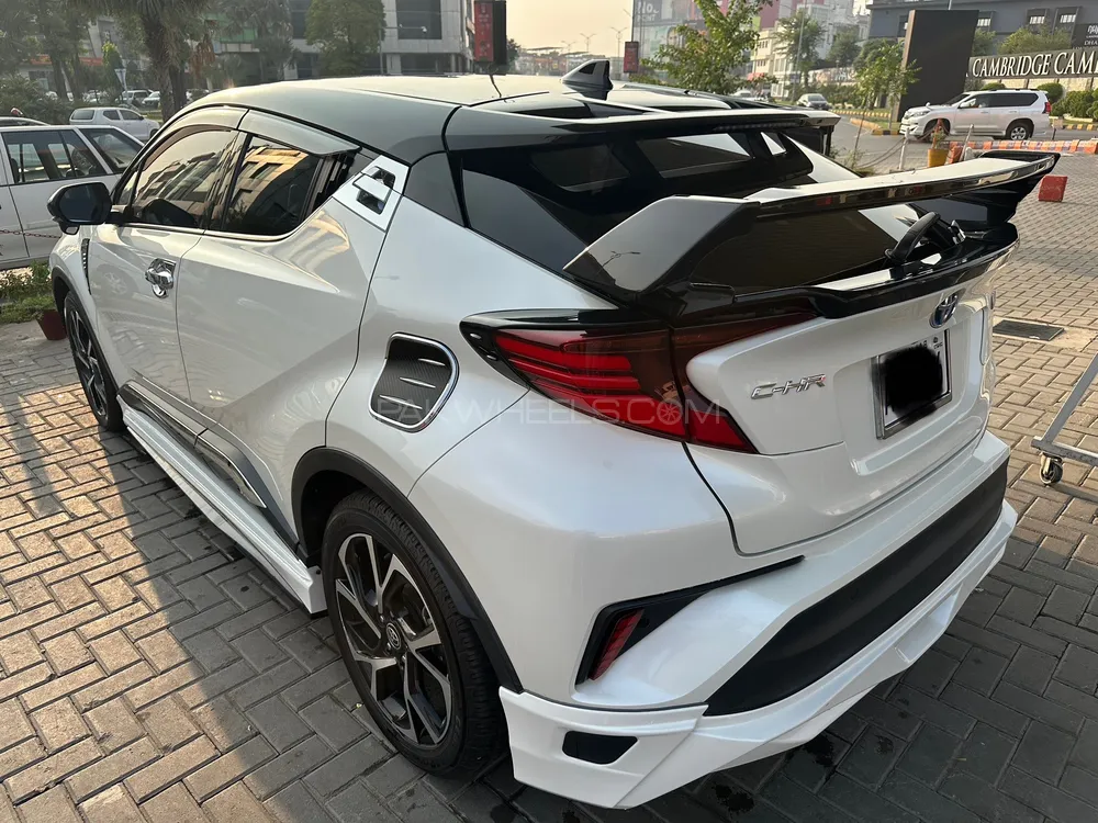 Toyota C-HR 2020 for Sale in Lahore Toyota C-HR 2020 for Sale in Lahore Image-12