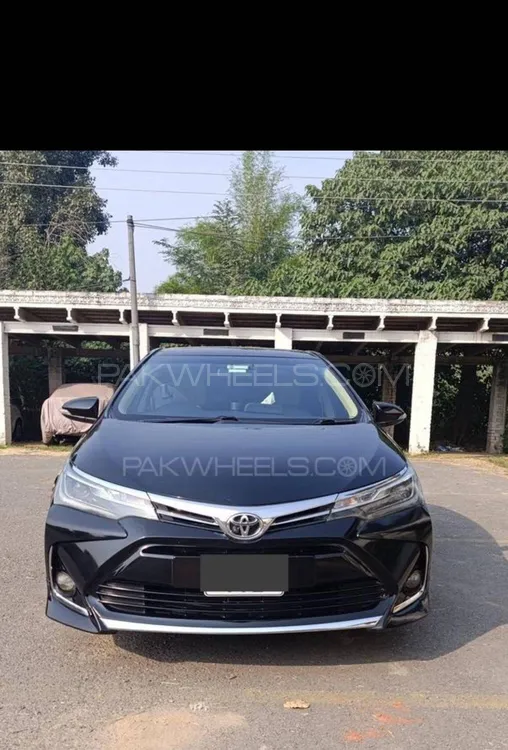 Toyota Corolla 2017 for Sale in Islamabad Image-1