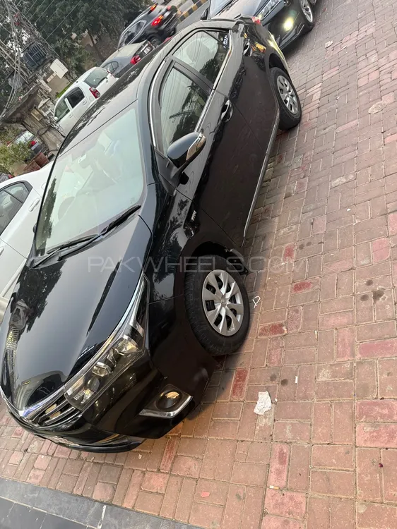 Toyota Corolla 2017 for Sale in Sialkot Toyota Corolla 2017 for Sale in Sialkot Image-2