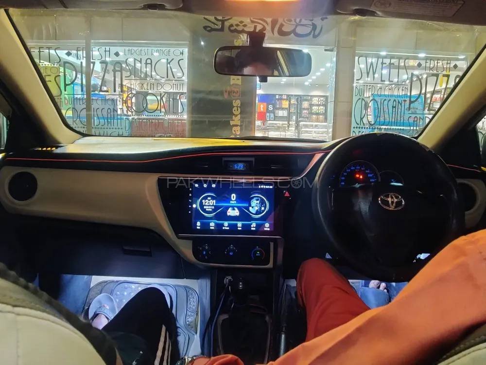 Toyota Corolla 2018 for Sale in Lahore Toyota Corolla 2018 for Sale in Lahore Image-6