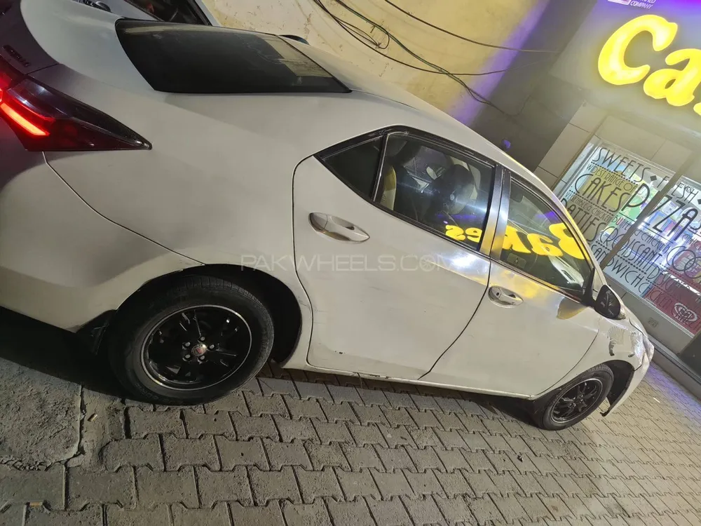 Toyota Corolla 2018 for Sale in Lahore Toyota Corolla 2018 for Sale in Lahore Image-9