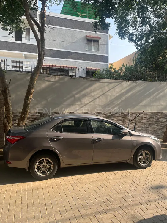 Toyota Corolla 2015 for Sale in Karachi Image-1