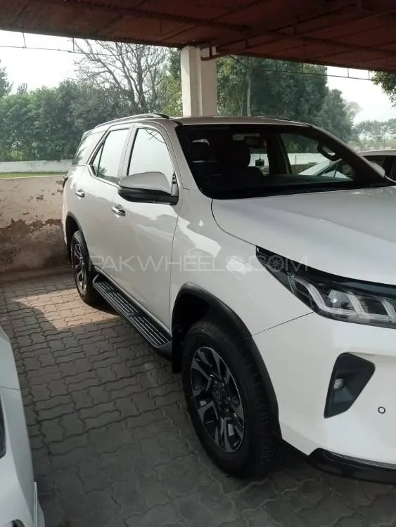 Toyota Fortuner 2022 for Sale in Lahore Toyota Fortuner 2022 for Sale in Lahore Image-4