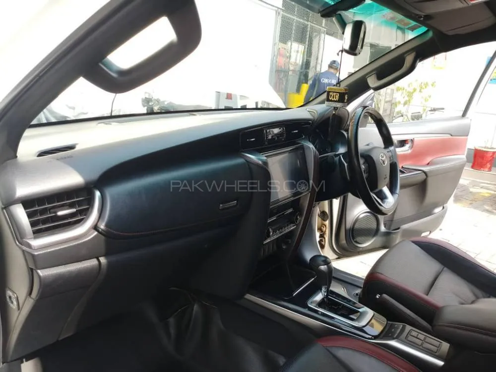 Toyota Fortuner 2022 for Sale in Lahore Toyota Fortuner 2022 for Sale in Lahore Image-7
