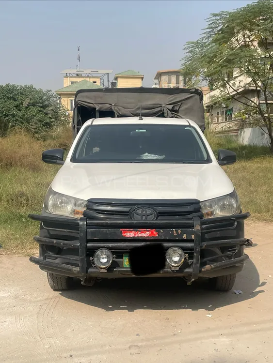 Toyota Hilux 2017 for Sale in Islamabad Image-1