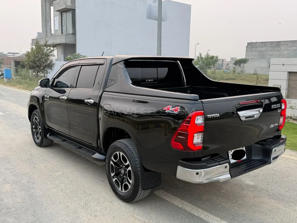 Toyota Hilux 2022 for Sale in Lahore Toyota Hilux 2022 for Sale in Lahore Image-6