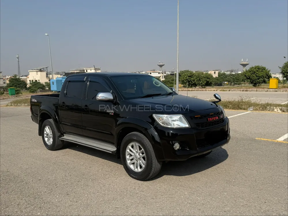 Toyota Hilux 2014 for Sale in Islamabad Image-1