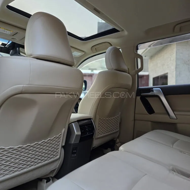 Toyota Prado 2020 for Sale in Lahore Toyota Prado 2020 for Sale in Lahore Image-10