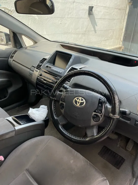 Toyota Prius 2010 for Sale in Karachi Toyota Prius 2010 for Sale in Karachi Image-5