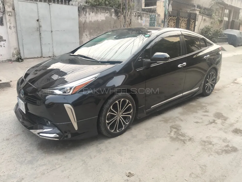 Toyota Prius 2020 for Sale in Lahore Toyota Prius 2020 for Sale in Lahore Image-8