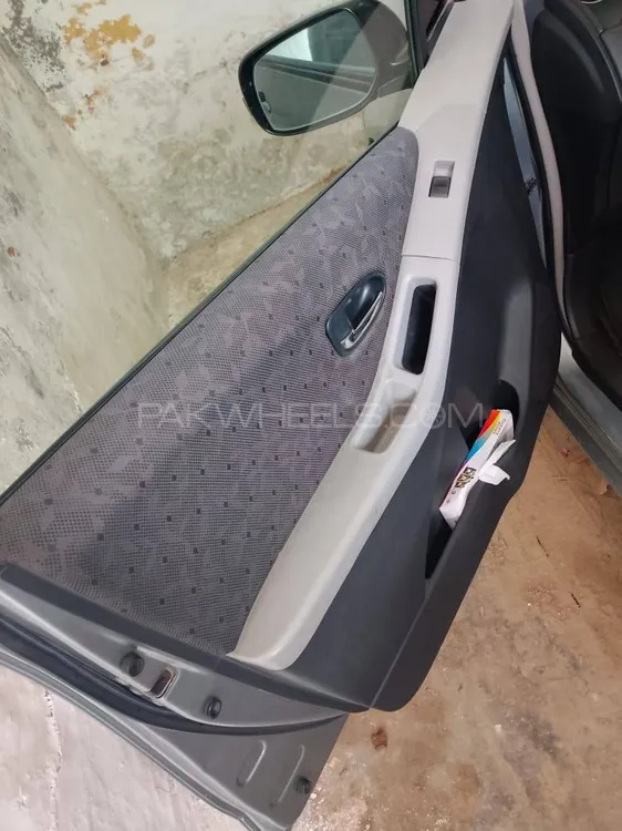 Toyota Vitz 2010 for Sale in Okara Image-1