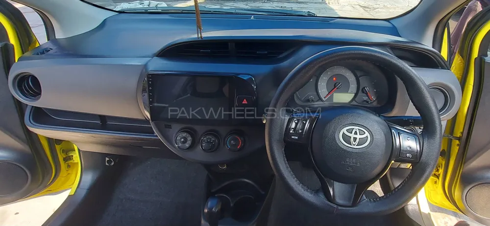 Toyota Vitz 2014 for Sale in Peshawar Toyota Vitz 2014 for Sale in Peshawar Image-4