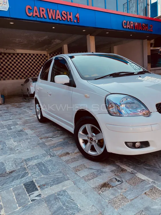 Toyota Vitz 2002 for Sale in Swat Image-1