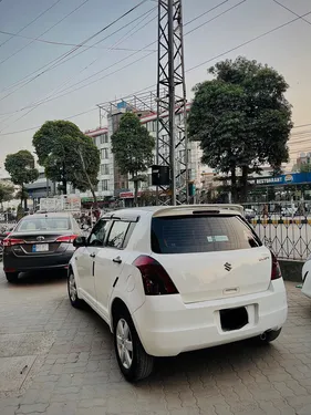 Suzuki Swift DLX Automatic 1.3 Navigation 2020
