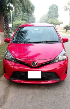 Toyota Vitz F 1.0 2015