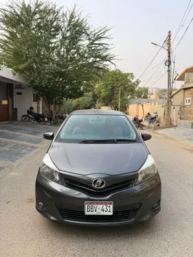 Toyota Vitz F Intelligent Package 1.0 2011