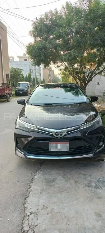 Toyota Corolla 2017 for Sale in Lahore Image-1