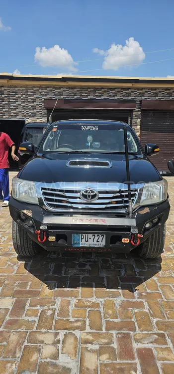 Toyota Hilux 2005 for Sale in Lahore Image-1