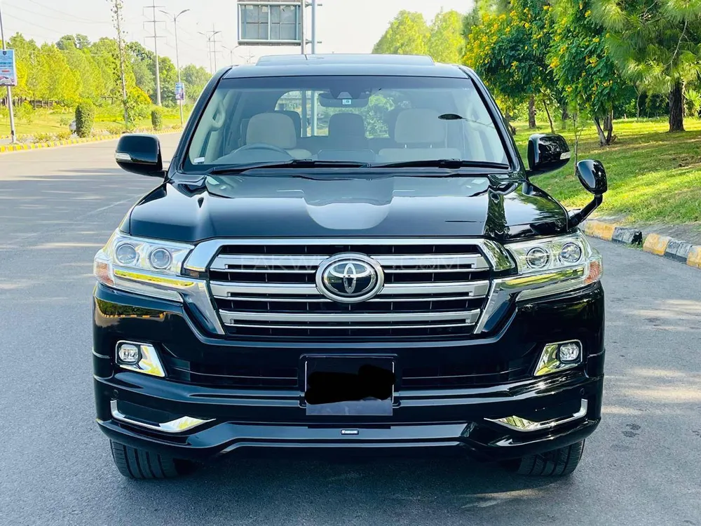 Toyota Land Cruiser 2017 for Sale in Islamabad Image-1