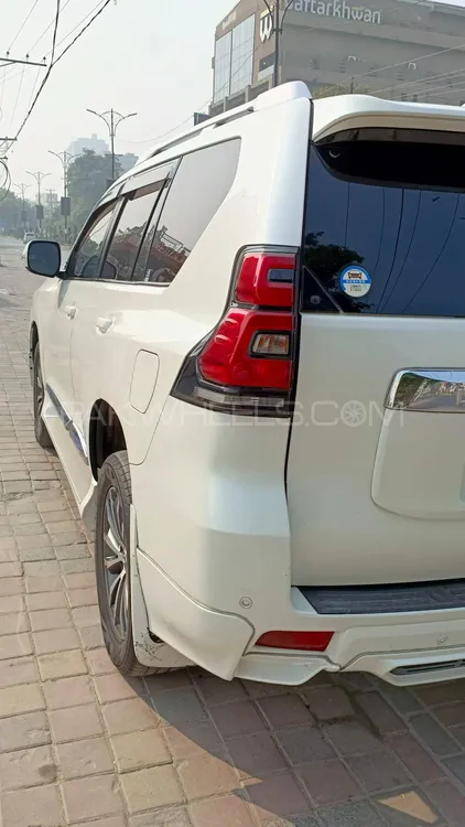 Toyota Prado 2011 for Sale in Lahore Toyota Prado 2011 for Sale in Lahore Image-7