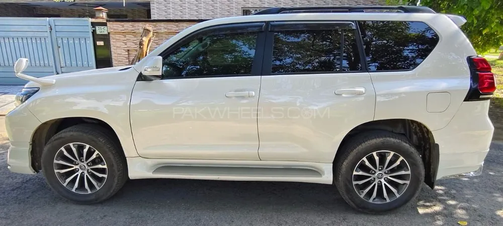 Toyota Prado 2019 for Sale in Lahore Image-1
