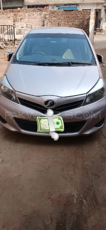 Toyota Vitz 2011 for Sale in Multan Image-1