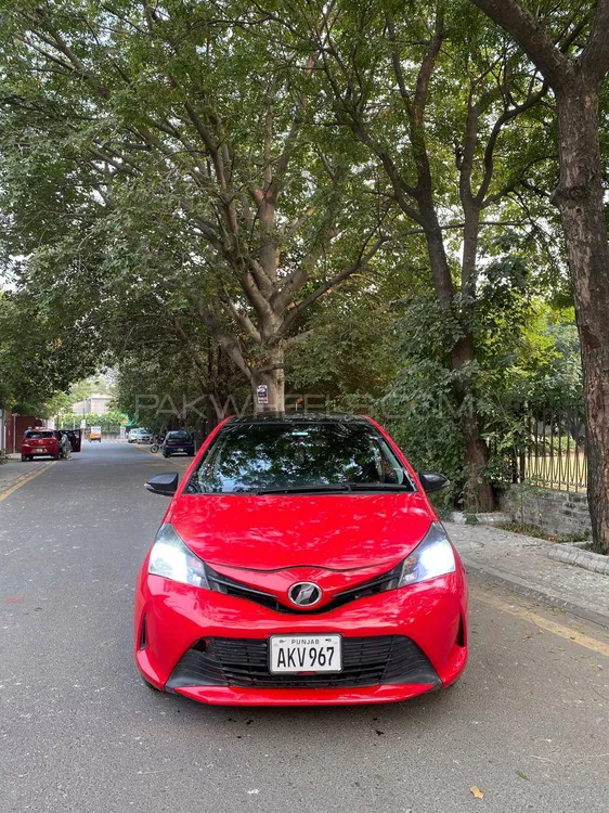 Toyota Vitz 2014 for Sale in Lahore Image-1