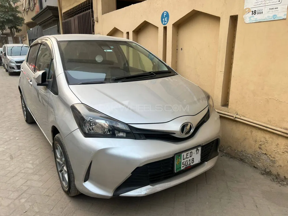 Toyota Vitz 2015 for Sale in Lahore Image-1