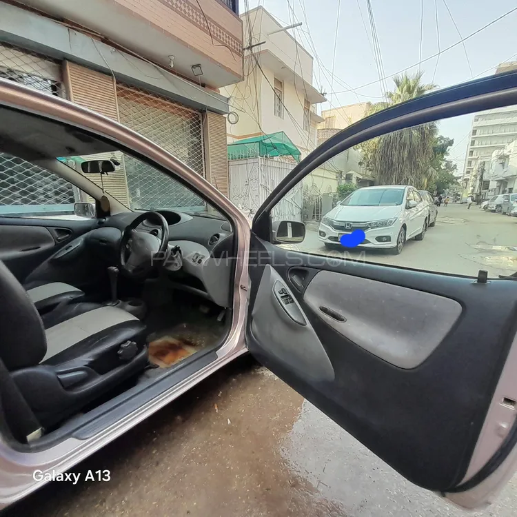 Toyota Vitz 2002 for Sale in Karachi Image-1