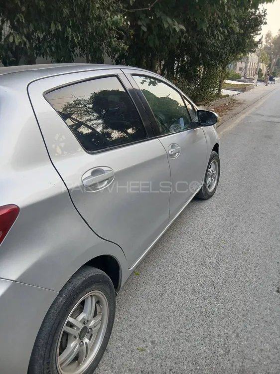 Toyota Vitz 2011 for Sale in Mardan Image-1