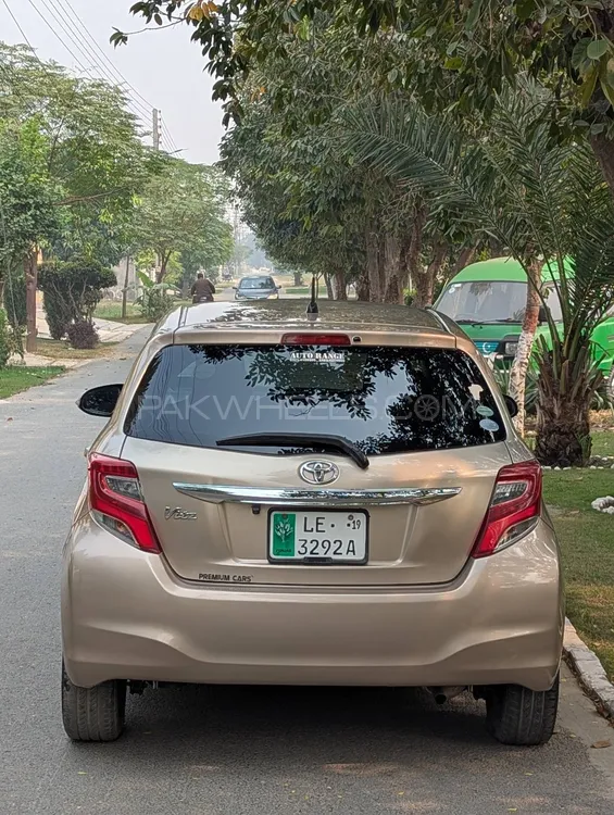 Toyota Vitz 2016 for Sale in Lahore Image-1