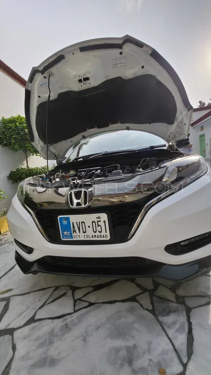 Honda Vezel 2017 for Sale in Peshawar Image-1