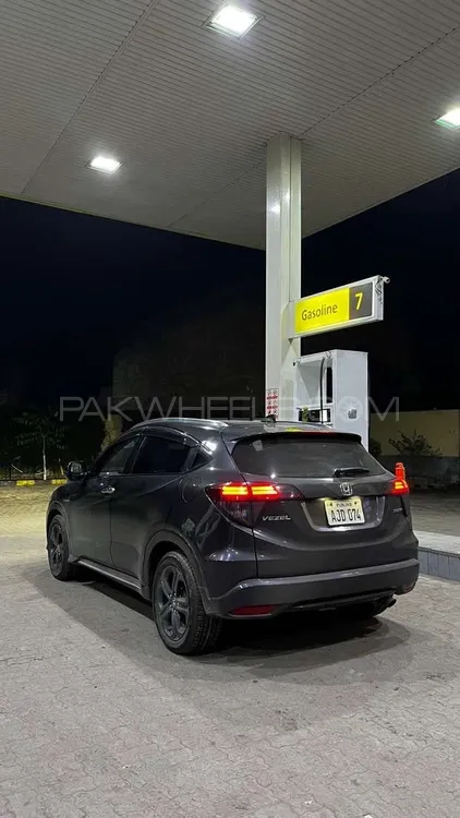 Honda Vezel 2022 for Sale in Lahore Image-1