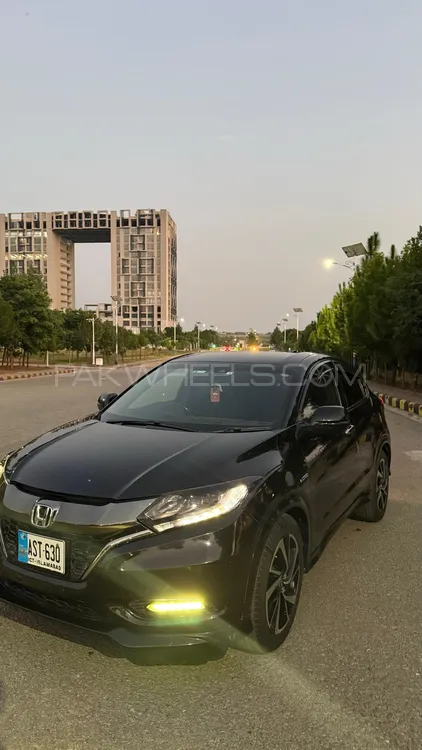 Honda Vezel 2016 for Sale in Islamabad Image-1