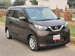 Fresh Import 2025
No.1 Japan Quality
X EDITION 
2023 Model
Low Mileage: 22677 KM
Shiny Brown Colour
15 INCHES NEW DESIGN ALLOY WHEELS 
Heating Seats 
Push Start Engine / Intelligent Key
Auto Ac Touch Panel
LED  Head Lump
Super UV Cut Doors Glass
Intelligent Around View Monitor
Camera On Room Mirror
Genuine Verifiable Auction Sheet
Alloy Wheels
Nissan Genuine 9 Inch Navigation System
Nissan Genuine Back Camera
Remote Door Mirror
Abs Braking System
Traction Control
Hid Headlights
Auction Sheet Attach For Satisfaction And Online Verification
Retractable Side Mirrors With Indicators
Winker Mirror
Digital Climate Control Air Conditioning System
6 Air Bags 
All Power Windows
Multimedia Steering
Engine In Clean & Good Condition
Clean Interior & Exterior
Power Steering
High Quality Luxury Hatchback
Brand New Tyres