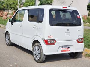 Fresh Import 2025
HYBRID FX EDITION
4 Auction Grade and Auction Sheet Attached For Satisfaction And Verification
2022 Model
Low Mileage: 80304 KM
Shiny White Colour
Cruise Control
Safety Sense
No.1 Japan Quality
SD Navigation
Back Camera
Auto AC Push Panel
Halogen Head Lump
Abs Braking System
Genuine Verifiable Auction Sheet
Retractable Side Mirrors With Indicators
All Power Windows
Runs & Drives Great
Engine In Clean & Good Condition
Clean Interior & Exterior
Drive Type: FF
Eco Idle Technology
Sofa Seats
Heated Seats
Power Steering
Power Windows
Power Side Mirrors
Glass With Ultra-violet Filter (UV Cut)
Digital Climate Control Air Conditioner & Heater
Steering: Power Assist Equipped Rack & Pinion
Suspension: Mcpherson Strut Type Coil Spring
Drivers Airbag
Passenger Airbag
Rear Wiper
Good Fuel Economy
Dual SRS Air Bag
High Quality Luxury Hatchback
Brand New Tyres
Anti-lock Brakes
Remote Keyless Entry