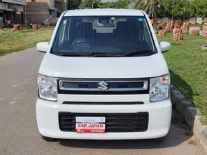 Fresh Import 2025
HYBRID FX EDITION
3.5 Auction Grade and Auction Sheet Attached For Satisfaction And Verification
2022 Model
Low Mileage: 76161 KM
Shiny White Colour
Cruise Control
Safety Sense
No.1 Japan Quality
SD Navigation
Back Camera
Auto AC Push Panel
Halogen Head Lump
Abs Braking System
Genuine Verifiable Auction Sheet
Retractable Side Mirrors With Indicators
All Power Windows
Runs & Drives Great
Engine In Clean & Good Condition
Clean Interior & Exterior
Drive Type: FF
Eco Idle Technology
Sofa Seats
Heated Seats
Power Steering
Power Windows
Power Side Mirrors
Glass With Ultra-violet Filter (UV Cut)
Digital Climate Control Air Conditioner & Heater
Steering: Power Assist Equipped Rack & Pinion
Suspension: Mcpherson Strut Type Coil Spring
Drivers Airbag
Passenger Airbag
Rear Wiper
Good Fuel Economy
Dual SRS Air Bag
High Quality Luxury Hatchback
Brand New Tyres
Anti-lock Brakes
Remote Keyless Entry