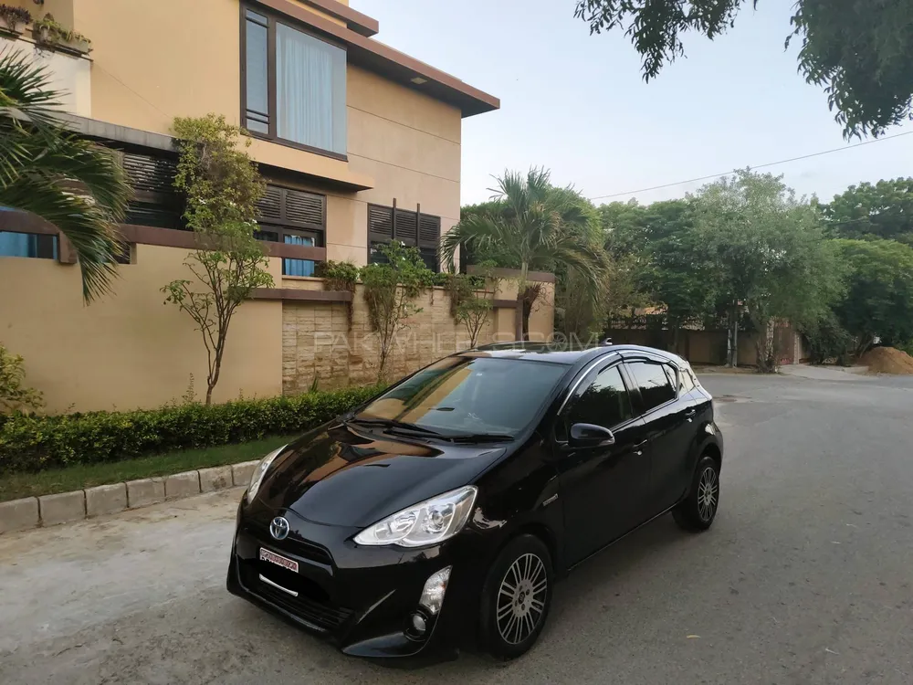 Toyota Aqua 2015 for Sale in Karachi Image-1