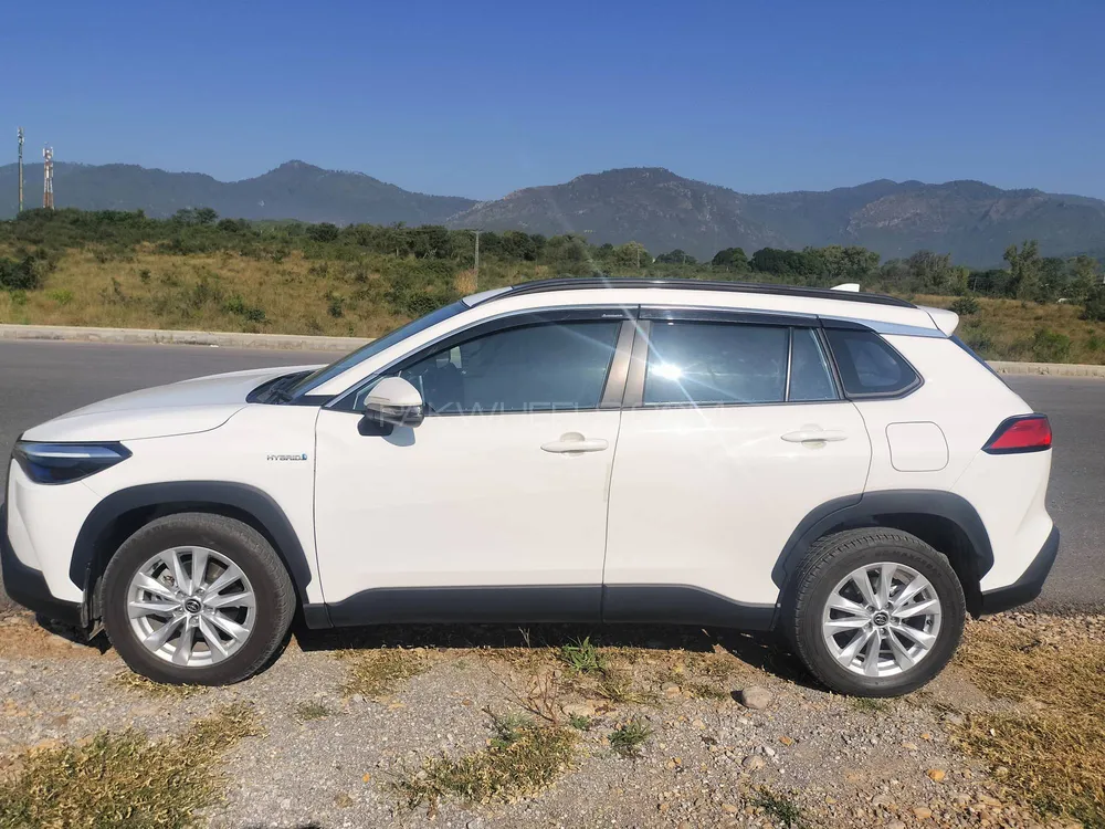 Toyota Corolla Cross 2025 for Sale in Islamabad Image-1