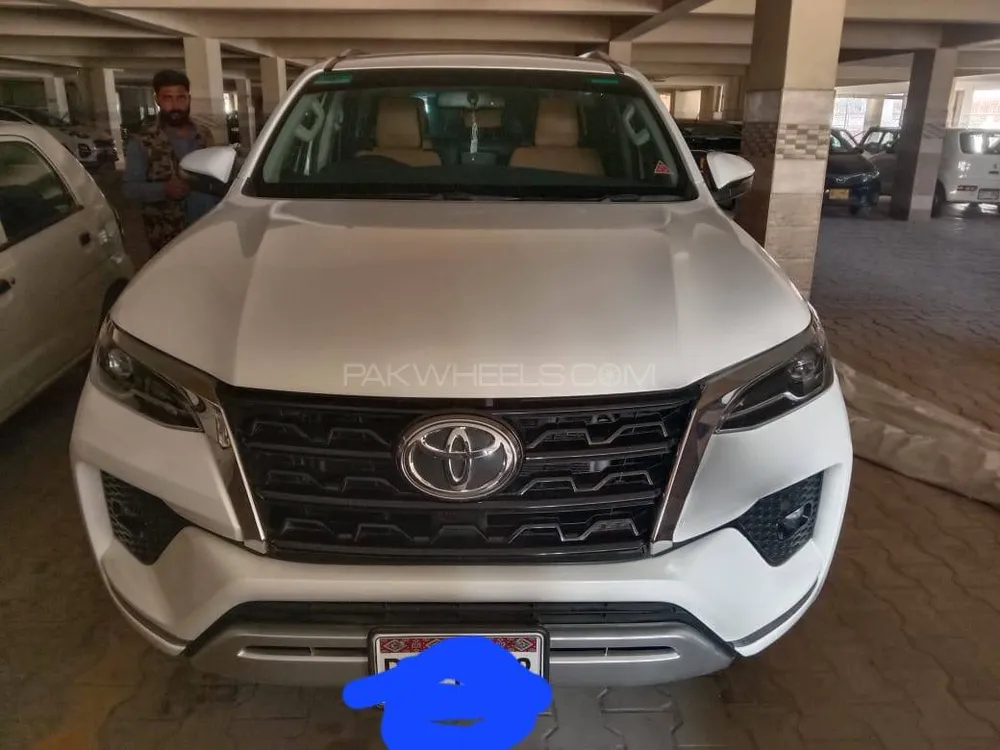 Toyota Fortuner 2021 for Sale in Karachi Image-1