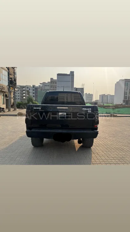 Toyota Hilux 2011 for Sale in Karachi Image-1