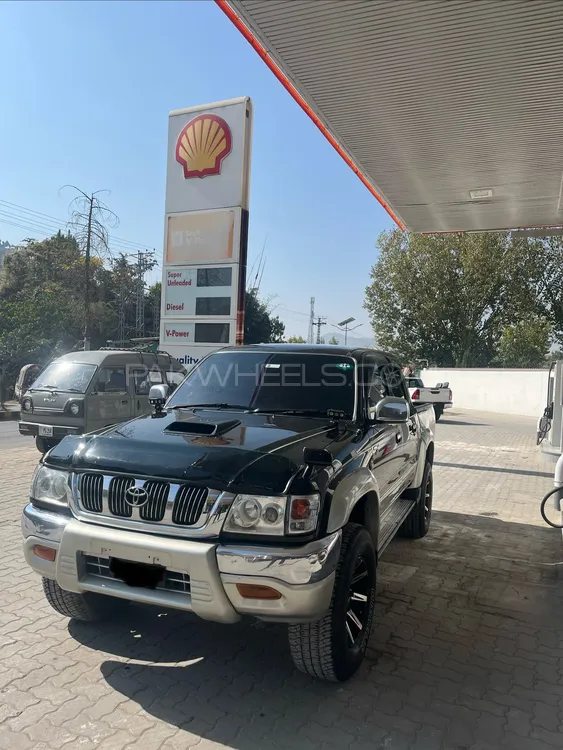 Toyota Hilux 2004 for Sale in Abbottabad Image-1