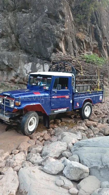 Toyota Land Cruiser 1976 for Sale in Islamabad Image-1