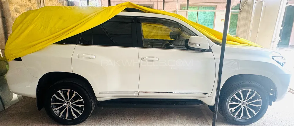 Toyota Prado 2017 for Sale in Mirpur A.K. Image-1