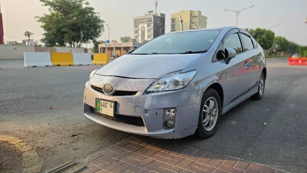 Toyota Prius 2012 for Sale in Lahore Image-1