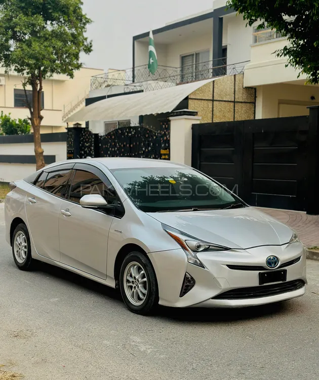 Toyota Prius 2017 for Sale in Gujranwala Image-1