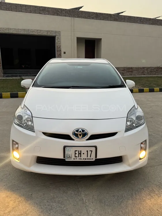 ٹویوٹا پریوس 2011 for Sale in نوشہرہ کینٹ Image-1