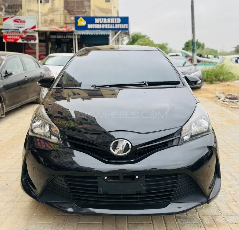 Toyota Vitz 2014 for Sale in Karachi Image-1