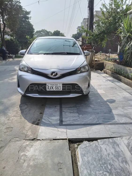 Toyota Vitz 2015 for Sale in Gujranwala Image-1