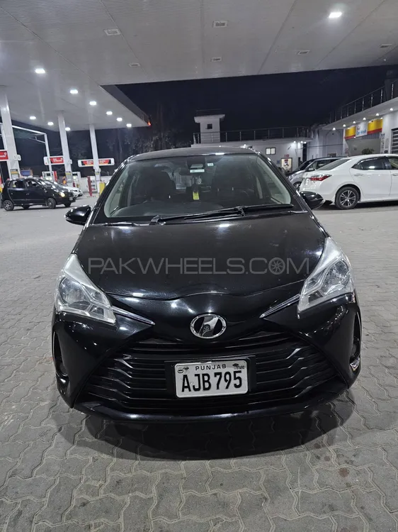 Toyota Vitz 2022 for Sale in Lahore Image-1